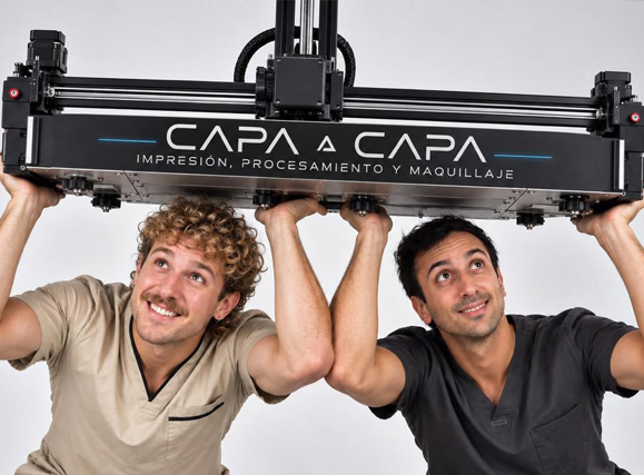 Capa a Capa – Impresión 3D, terminación y maquillaje